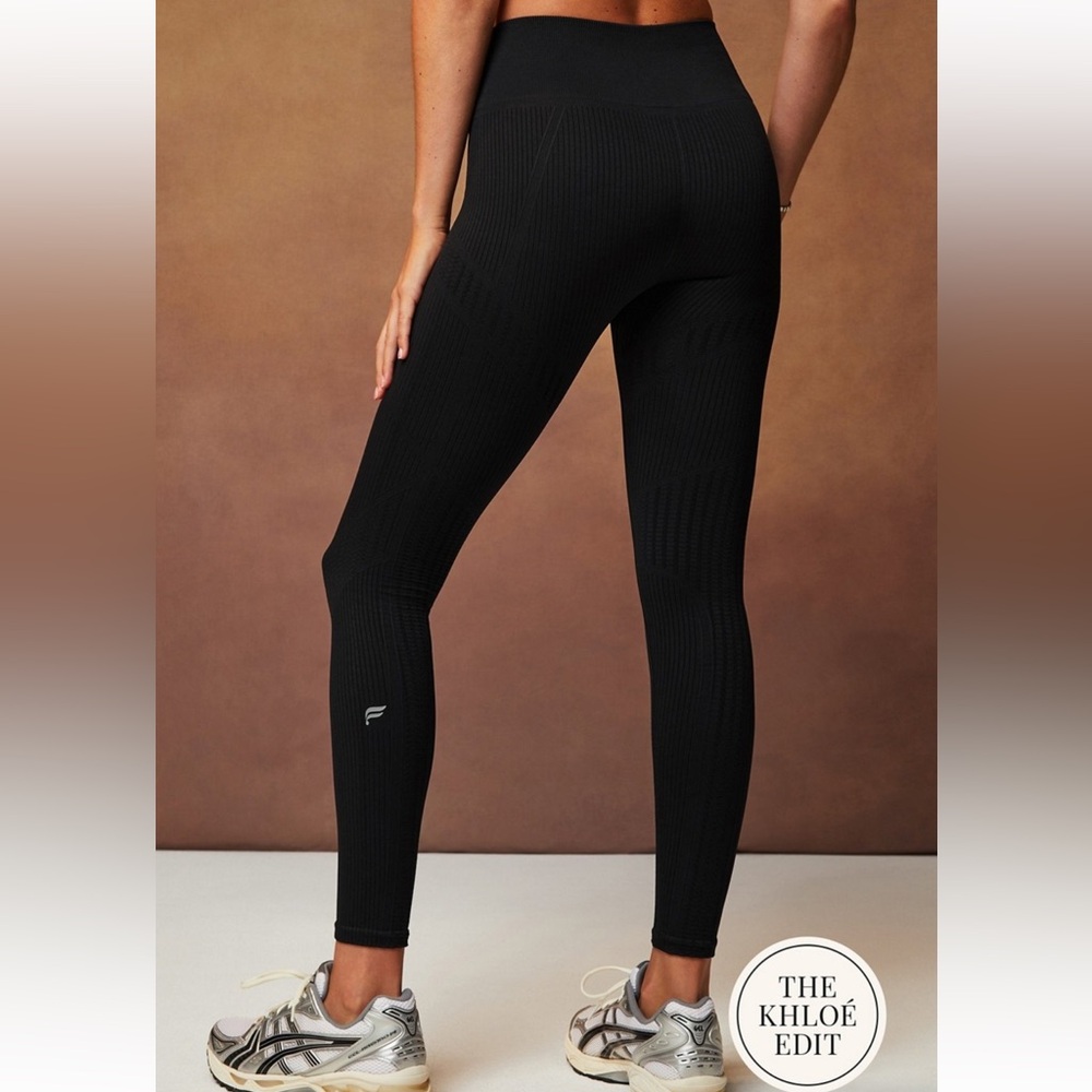 Fabletics Seamless Khloe Workout Set - image 2
